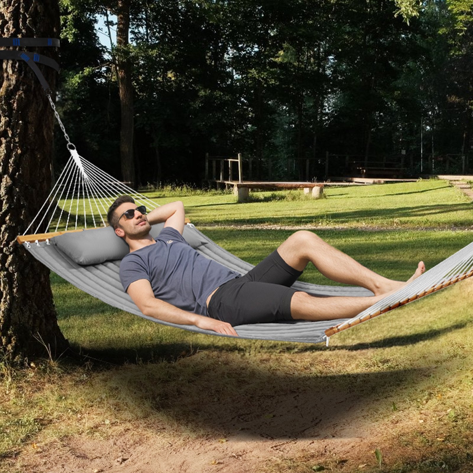 VEVOR Double Quilted Fabric Hammock, 12 FT Double Hammock with Hardwood Spreader Bars, 2 Person Quilted Hammock with Detachable Pillow and Chains for Camping Outdoor Patio Yard Beach, 480 lbs Capacity